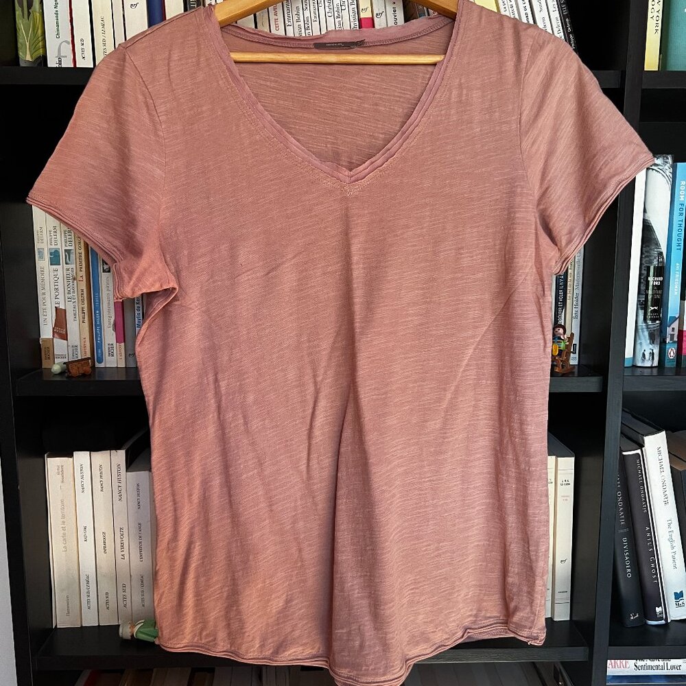 Sandwich v-neck teeshirt, size L